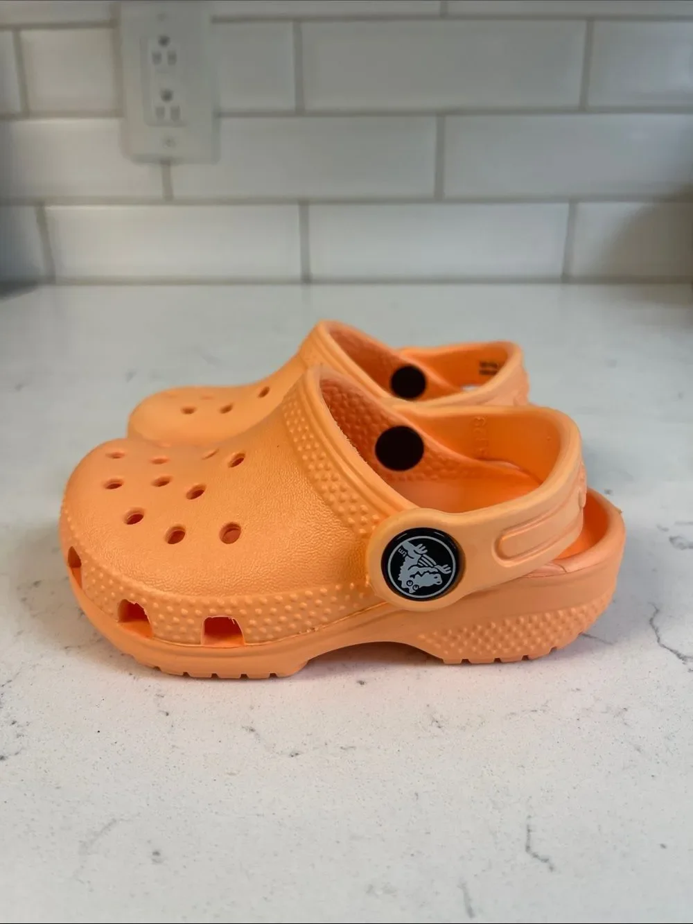 Crocs Toddler Classic Clog Size 5 Peach - Light Orange ? Style # 204536